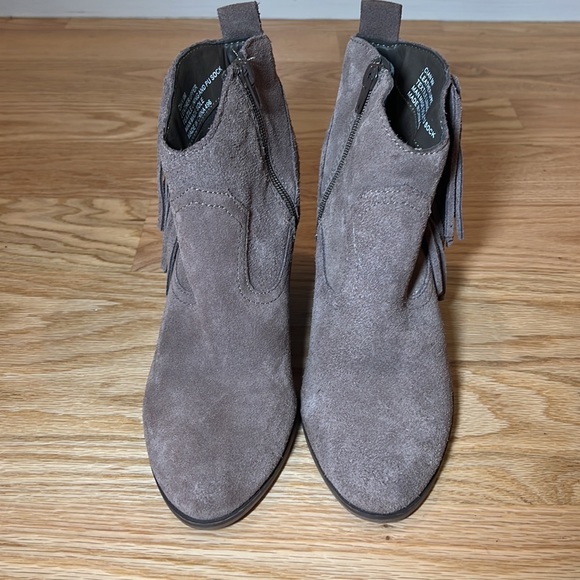 Booties, Brown, size 9 - Picture 2 of 7